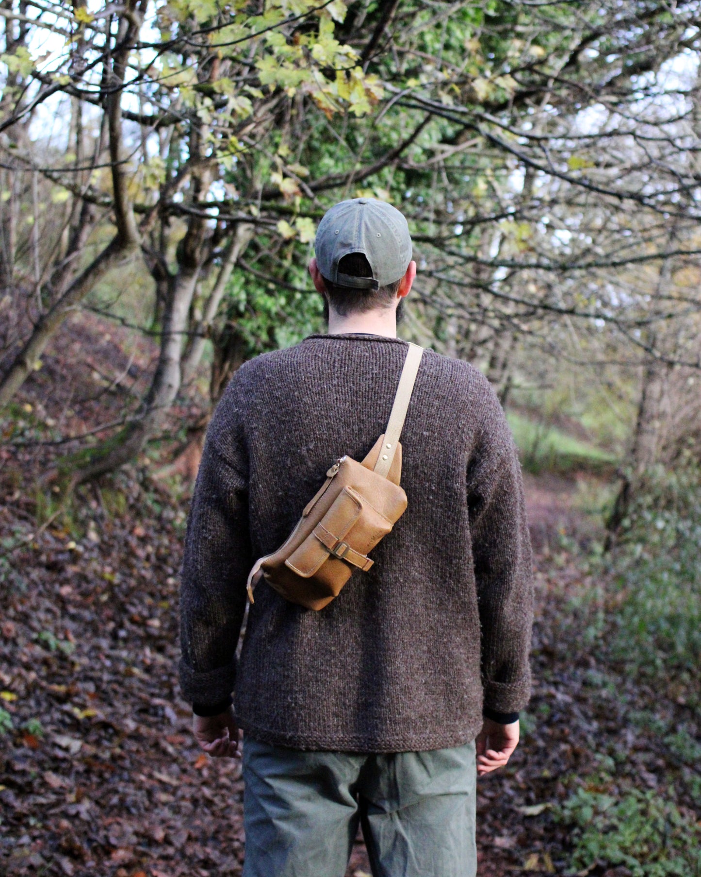 CERVUS SLING BAG - ACORN