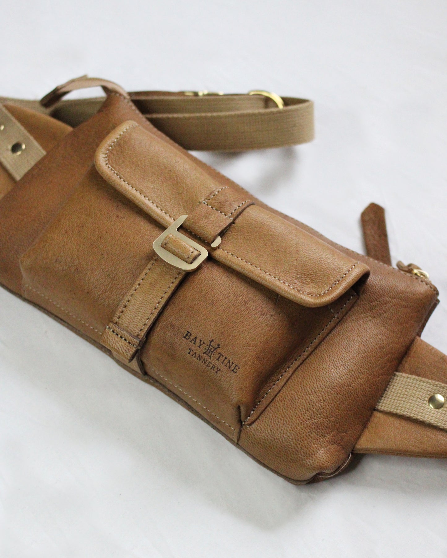 CERVUS SLING BAG - ACORN