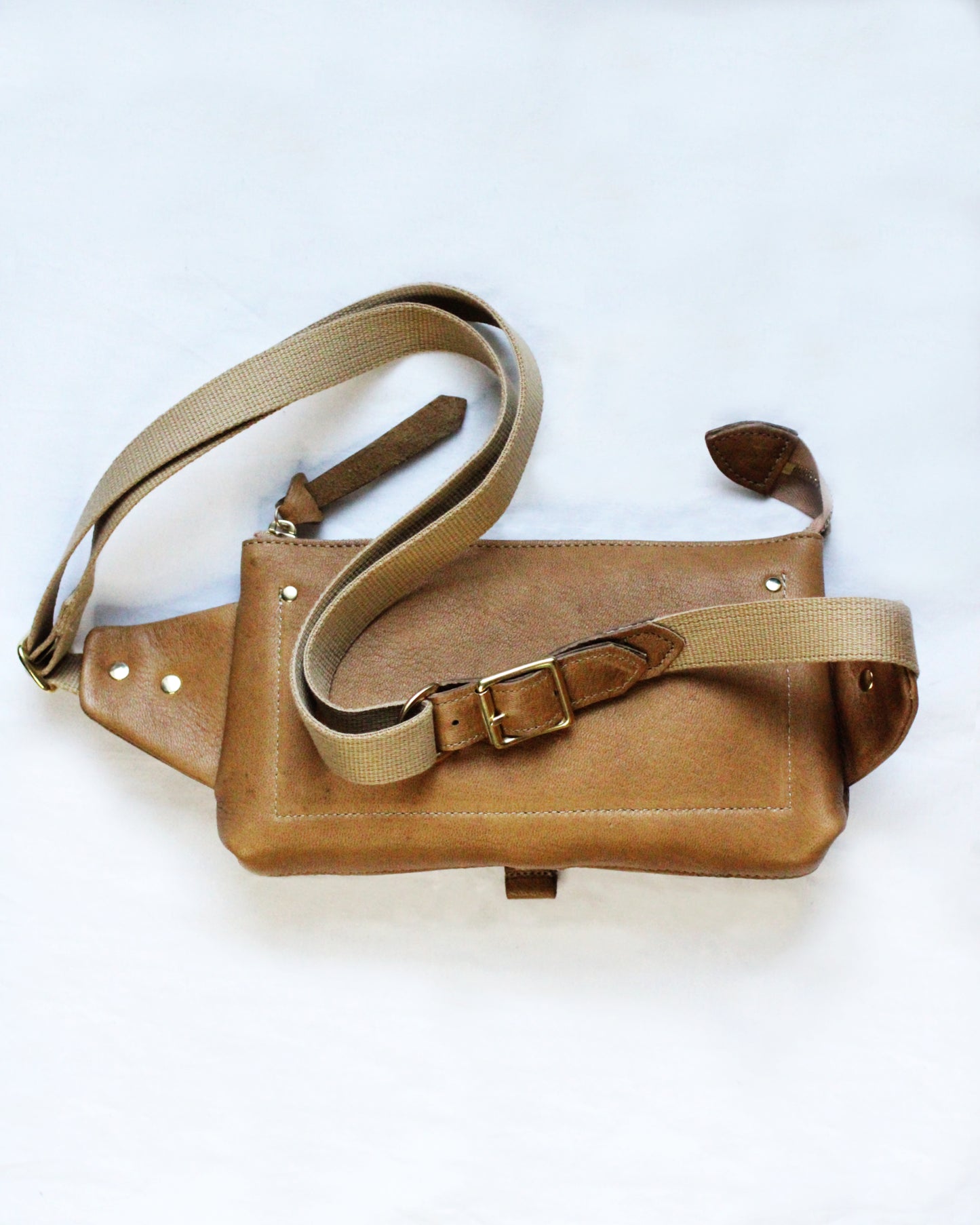 CERVUS SLING BAG - ACORN