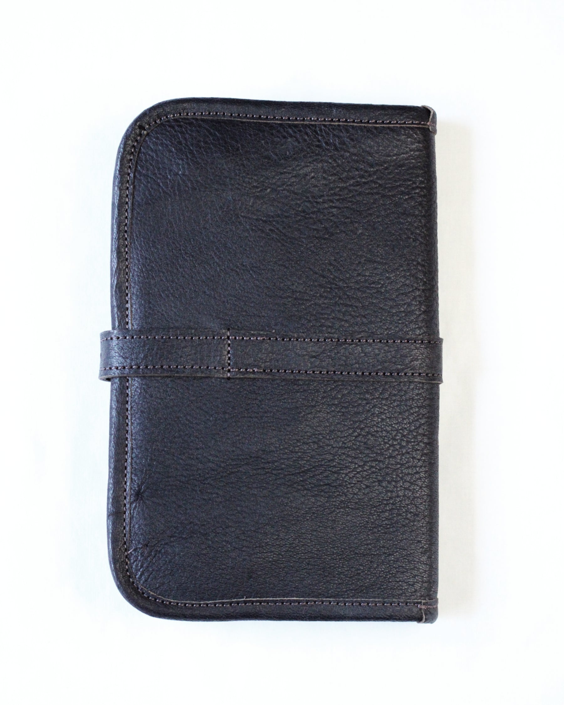 Bay Tine Tannery Dartmoor journal cover with textured leather in rich brown, featuring embossed detailing and a classic design.